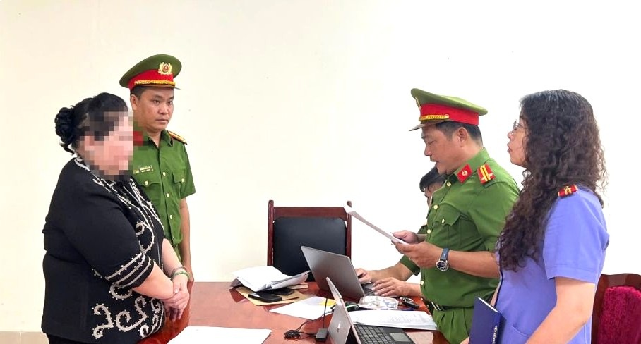 Cà Mau: Bắt tạm giam nữ giám đốc liên quan vụ lừa đảo hàng chục tỷ đồng